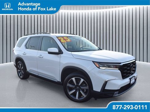 Certified 2025 Honda Pilot Touring image 1