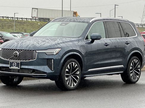 New 2026 Volvo XC90 T8 Plus w/ Protection Package AWD/4WD image 7