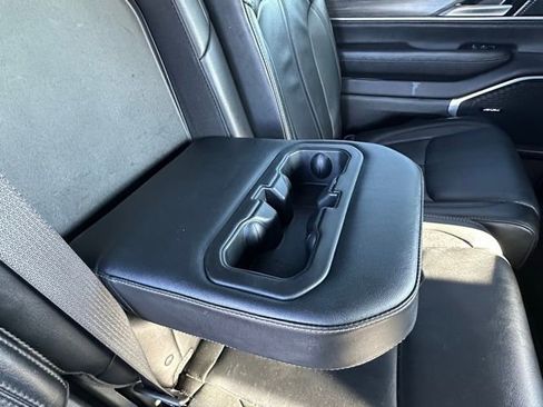 Used 2024 Jeep Wagoneer L Series III w/ Flexible Seating Group image 33