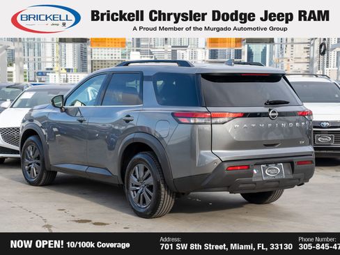 Used 2024 Nissan Pathfinder SV image 7