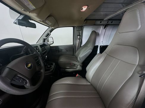 Used 2025 Chevrolet Express 2500 w/ Enhanced Convenience Package RWD image 31