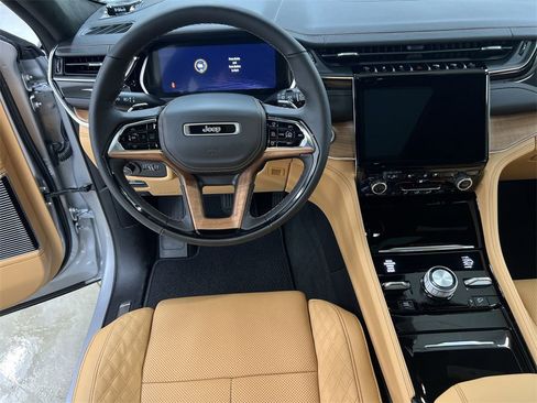 Used 2023 Jeep Grand Cherokee L Summit image 21