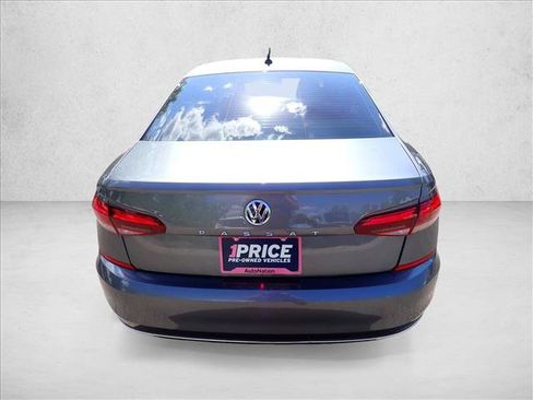 Used 2020 Volkswagen Passat 2.0T SE FWD image 3