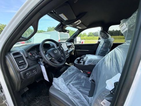 New 2026 RAM 5500 Tradesman w/ Chrome Appearance Group AWD/4WD image 9