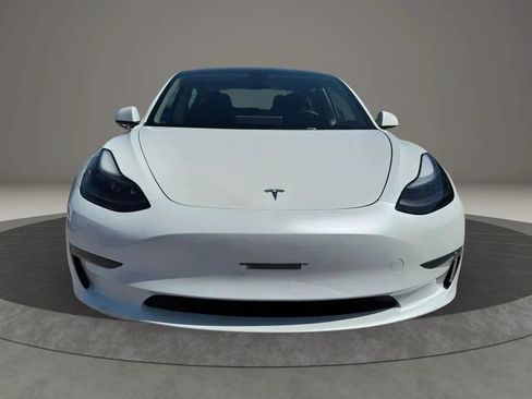 Used 2023 Tesla Model 3 Standard Range RWD image 3