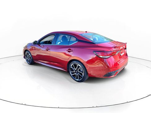 Used 2025 Nissan Sentra SR image 3