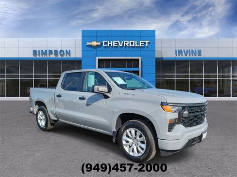 Used 2025 Chevrolet Silverado 1500 Custom image 2