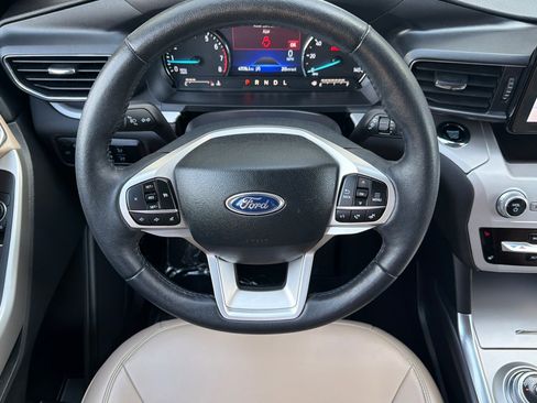 Used 2024 Ford Explorer XLT w/ Equipment Group 202A image 14