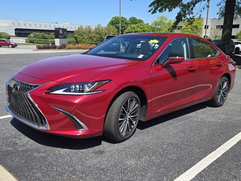 Used 2025 Lexus ES 300h w/ Premium Package image 1