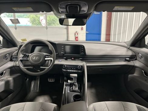 Used 2026 Hyundai Elantra Sport FWD image 15