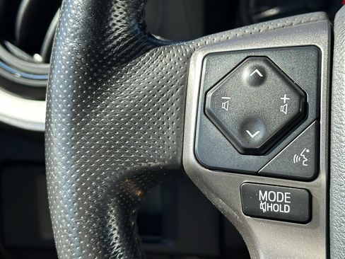 Used 2019 Toyota Tacoma Limited image 21