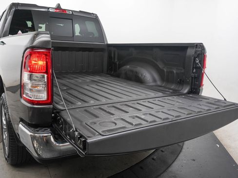 Used 2022 RAM 1500 Big Horn AWD/4WD image 9