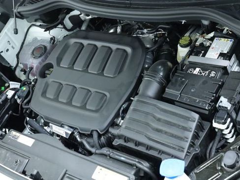 New 2026 Volkswagen Tiguan SE R-Line FWD image 9