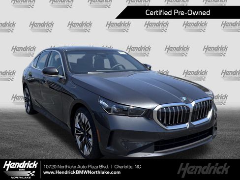 Certified 2025 BMW 540i xDrive AWD/4WD image 1