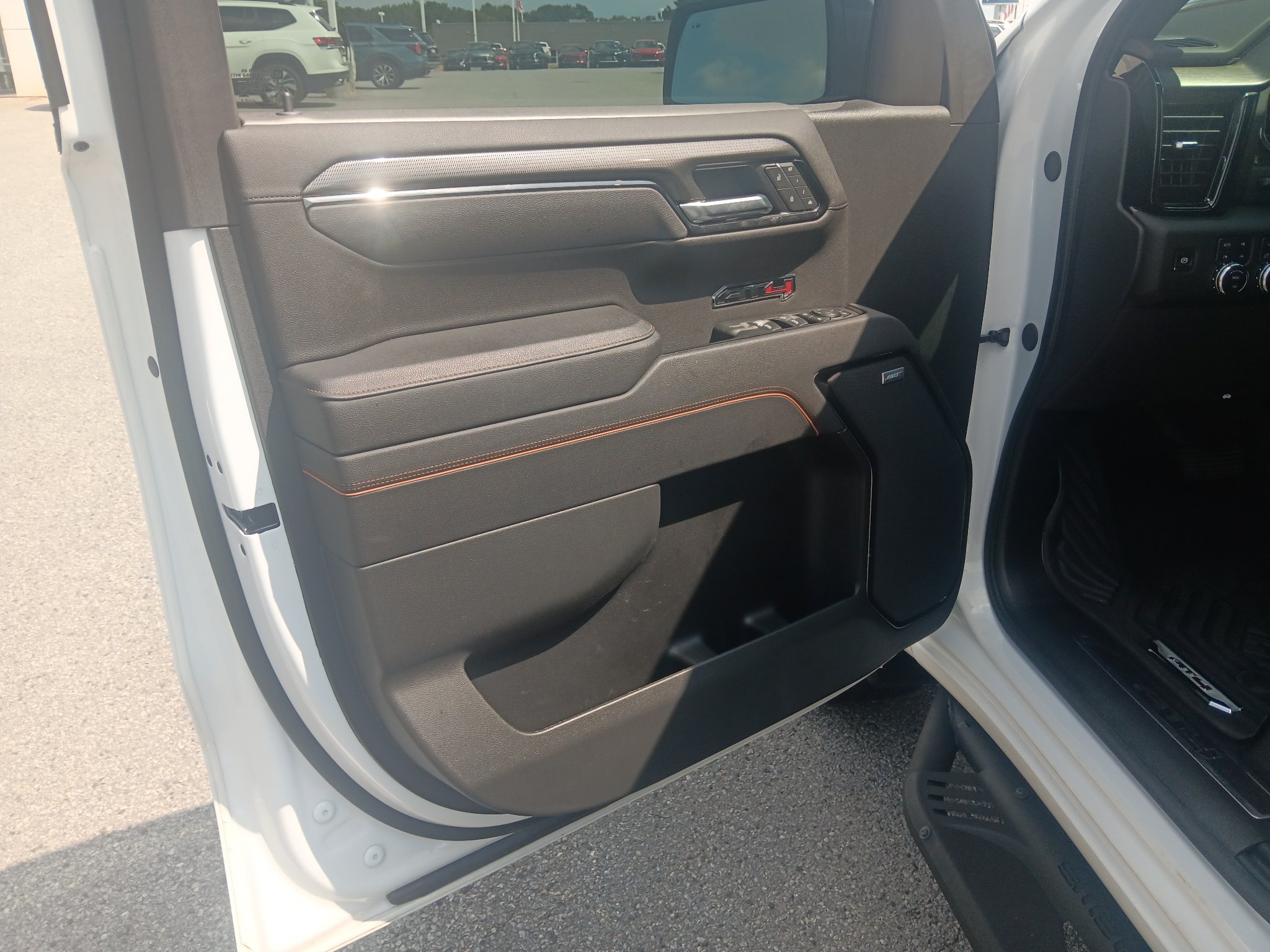 Used 2025 GMC Sierra 1500 AT4 w/ AT4 Premium Package AWD/4WD image 10
