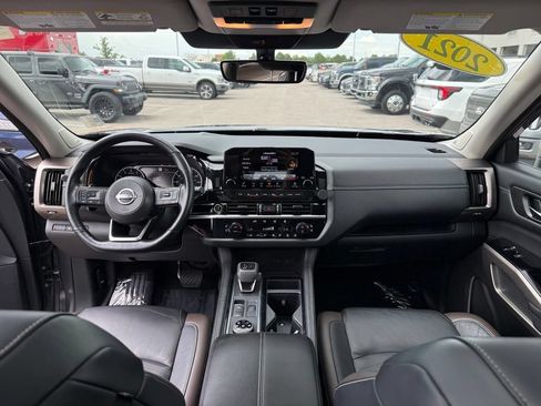 Used 2023 Nissan Pathfinder Platinum AWD/4WD image 14