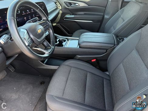 Used 2024 Chevrolet Traverse LT FWD image 12