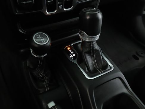 Certified 2021 Jeep Wrangler Unlimited Sahara w/ Cold Weather Group image 15