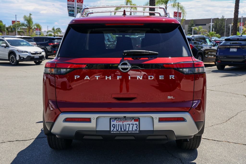 Used 2025 Nissan Pathfinder SL FWD image 5