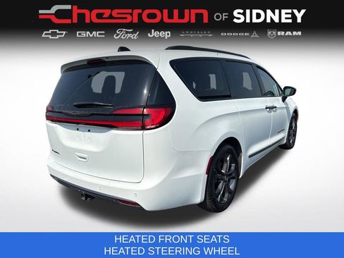 Used 2024 Chrysler Pacifica Touring-L w/ Road Tripper Package FWD image 5