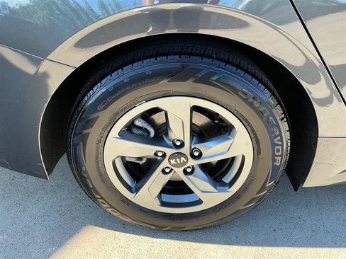 Used 2021 Kia K5 LXS FWD image 24