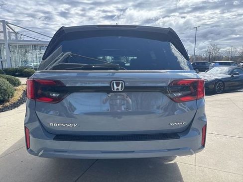 Used 2025 Honda Odyssey Sport-L image 5