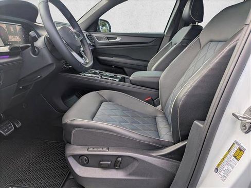 Used 2025 Volkswagen Atlas Cross Sport SEL Premium R-Line AWD/4WD image 24