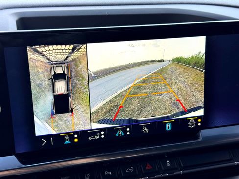 Used 2024 Chevrolet Silverado 3500 High Country w/ High Country Premium Package image 33