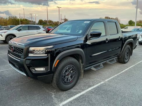Used 2025 Nissan Frontier Pro-X w/ Pro Premium Package RWD image 2
