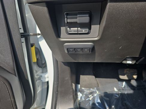 Used 2025 GMC Canyon AT4 w/ Nightfall Edition image 28