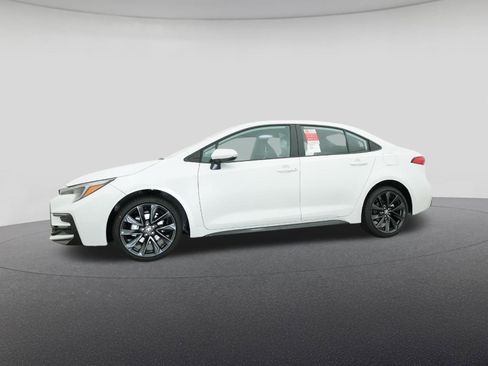 New 2026 Toyota Corolla SE FWD image 18