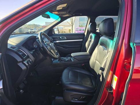 Used 2016 Ford Explorer XLT image 9