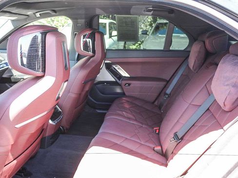 Certified 2025 BMW i7 eDrive50 w/ Executive Package RWD image 17