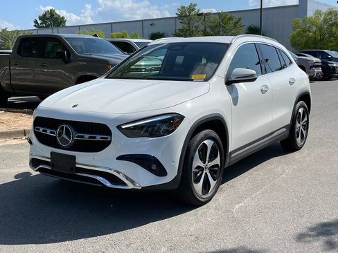 Used 2025 Mercedes-Benz GLA 250 image 3