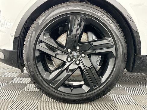 Used 2023 Land Rover Discovery HSE R-Dynamic image 37