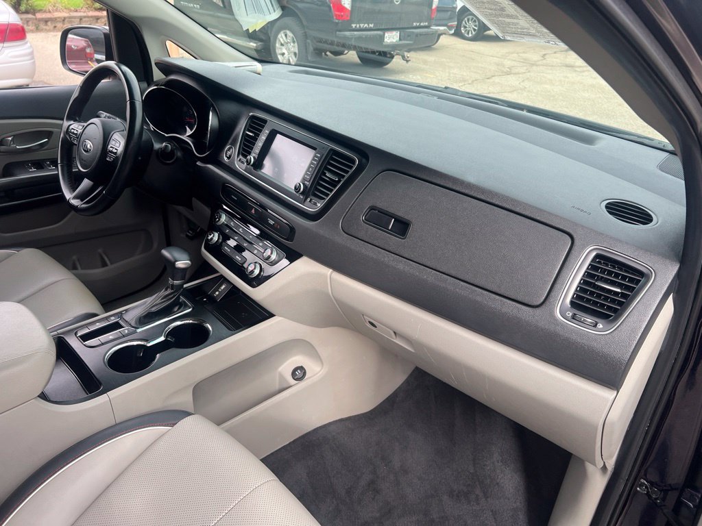 Used 2019 Kia Sedona EX FWD image 19
