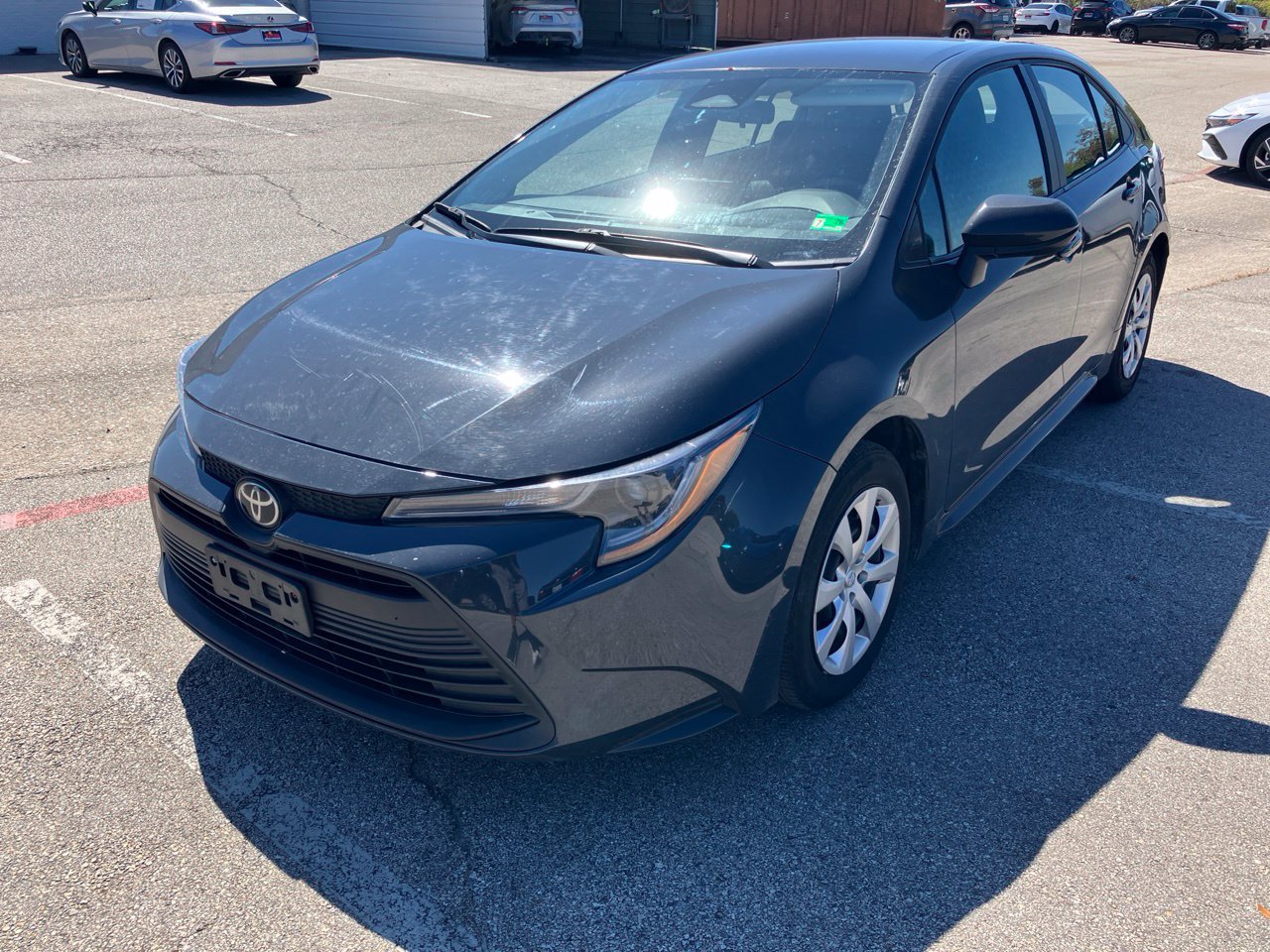 Used 2024 Toyota Corolla LE FWD image 2