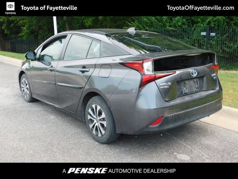 Used 2020 Toyota Prius XLE AWD/4WD image 3
