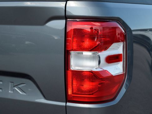 Used 2022 Ford Maverick Lariat w/ Lariat Luxury Package FWD image 20