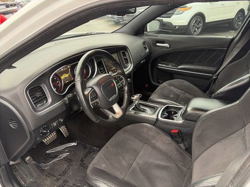 Used 2016 Dodge Charger R/T Scat Pack w/ Technology Group image 31