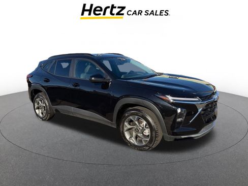 Used 2025 Chevrolet Trax LT w/ LT Convenience Package image 1