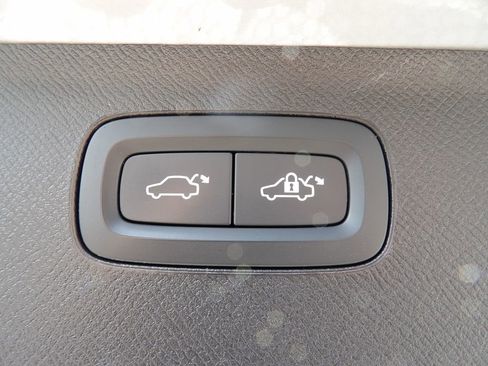 Certified 2024 Volvo XC90 B6 Plus w/ Protection Package Premier image 29