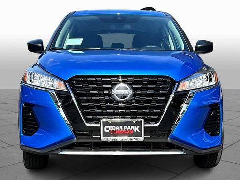 Used 2025 Nissan Kicks Play S image 3