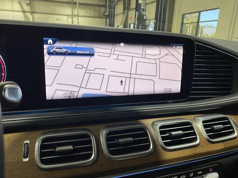 Used 2025 Mercedes-Benz GLE 350 4MATIC image 7