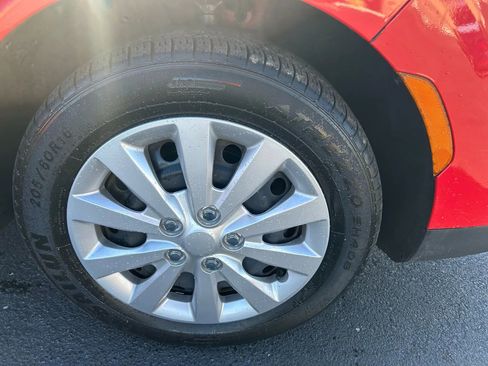 Used 2020 Kia Soul LX image 32