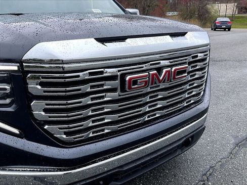 Used 2025 GMC Sierra 1500 SLT AWD/4WD image 30