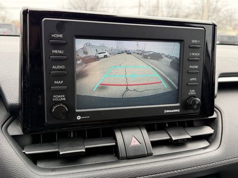 Used 2020 Toyota RAV4 LE image 20