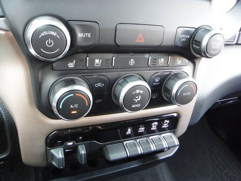 Used 2022 RAM 1500 Laramie AWD/4WD image 43