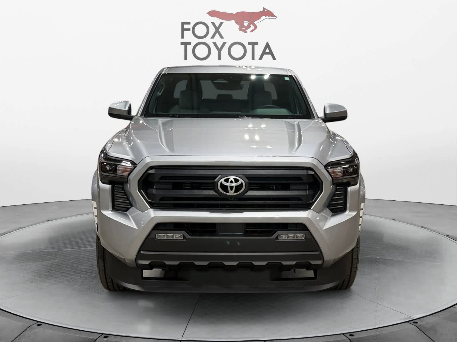 Used 2025 Toyota Tacoma SR5 AWD/4WD image 9