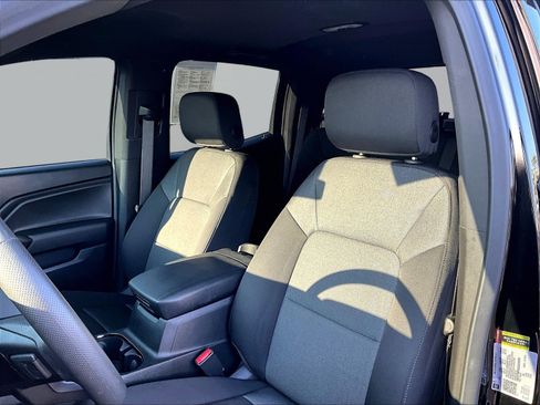 Used 2025 Chevrolet Colorado W/T AWD/4WD image 22
